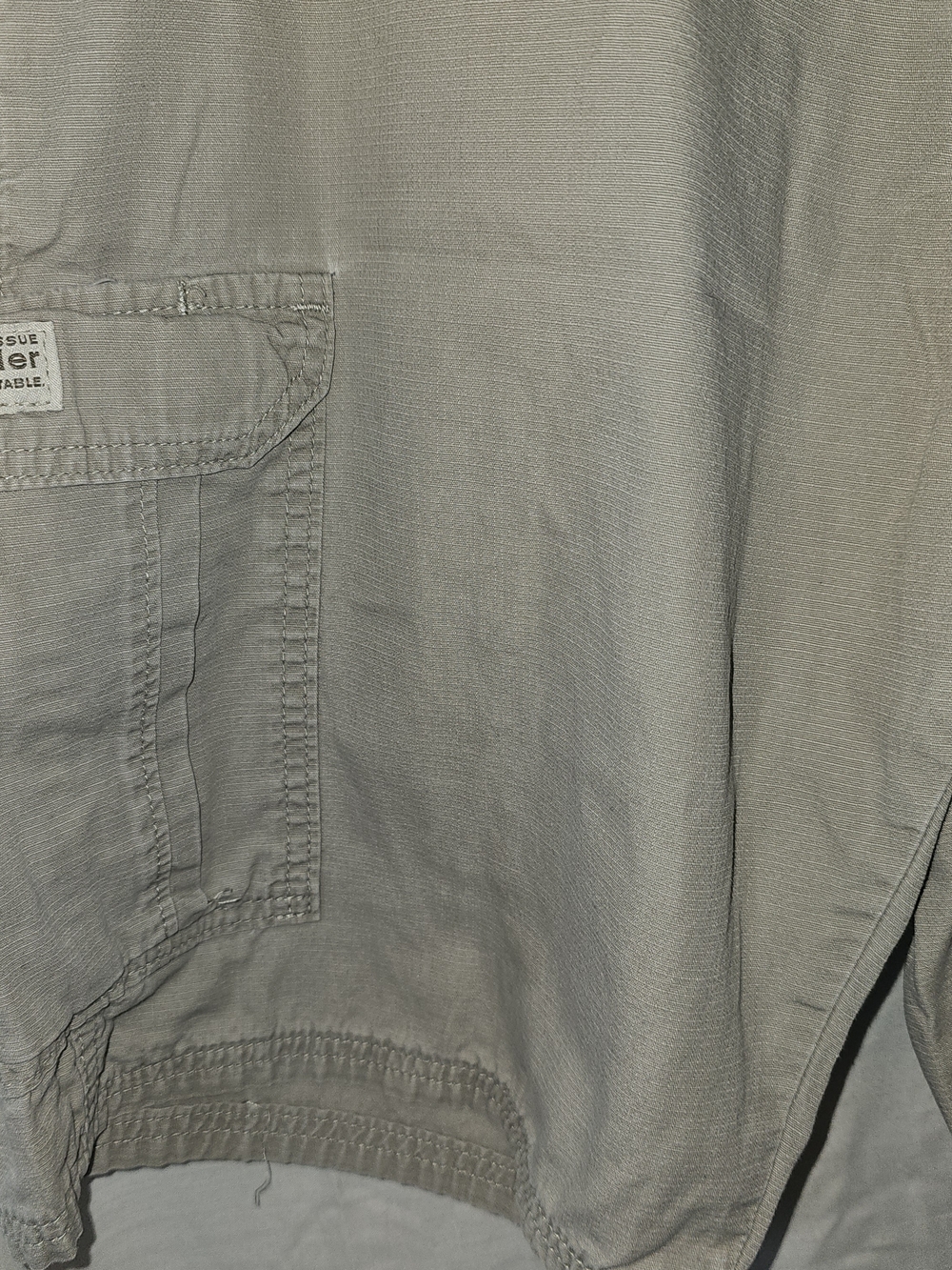 Wrangler Men's Cargo Shorts in Light Khaki - Picture 2 of 5
